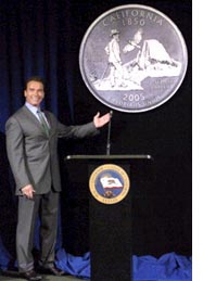 Photo of Governor Schwarzenegger unveiling new California quarter
