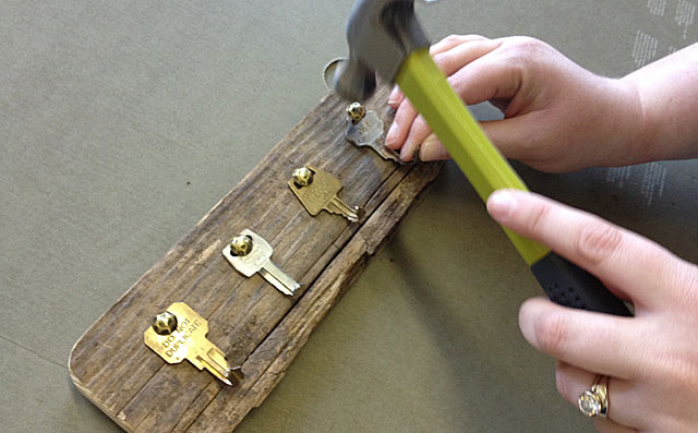 8 Beautiful Ways to Display Vintage Keys - Skeleton Key Crafts and Ideas